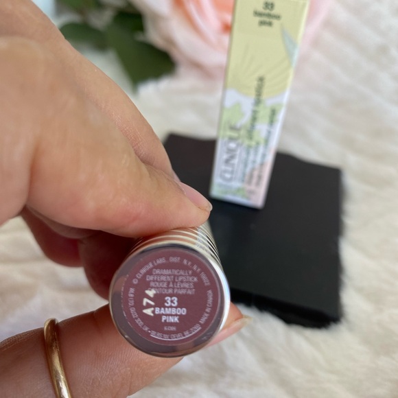 Clinique Dramatically Different Lipstick Shaping Lip Color* BAMBOO PINK 33 - - Picture 5 of 8